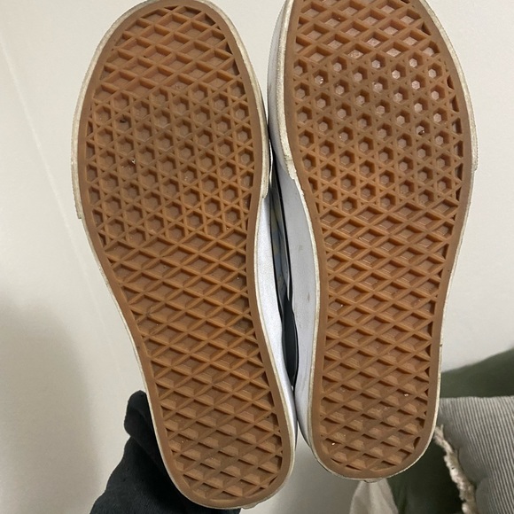 Check vans - Picture 2 of 5